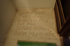 Closet concrete message