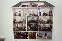 Dollhouse with incredible detail